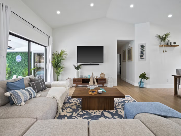 Luxury Miami Vacation Rental 3 Bedroom - Private Pool Oasis, Game Room & Family Friendly